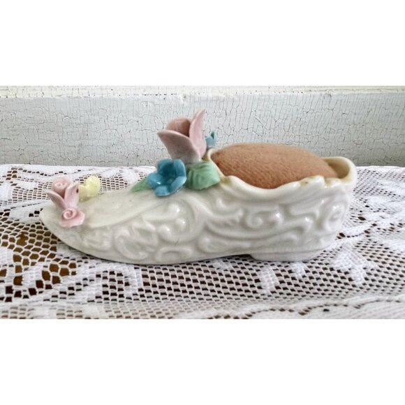 Vintage 1950s Porcelain Victorian Shoe Pin Cushion Flowers Cottage core - Picture 7 of 8